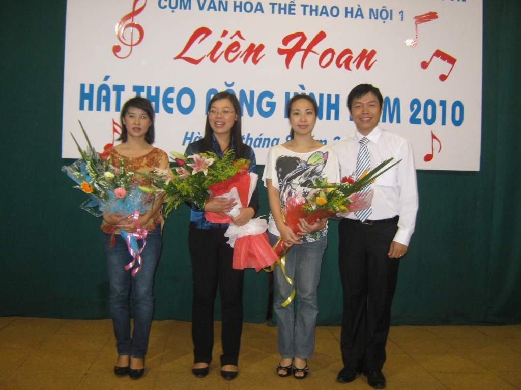 Liên hoan hát theo băng hình cụm VHTT Hà Nội I năm 2010